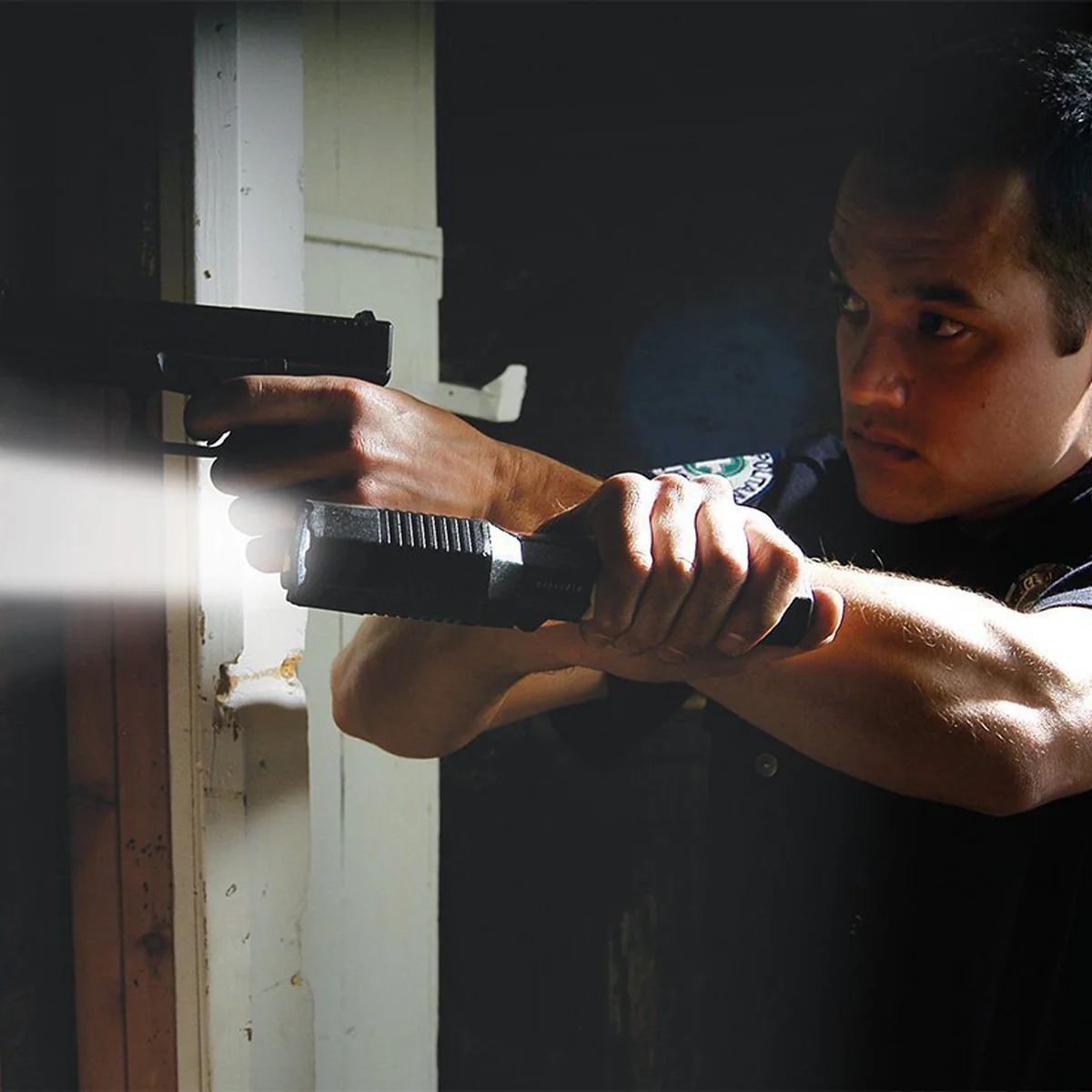 Pelican 7060 Tactical Flashlight Rechargeable - Image 4